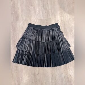 NWT plus size layered black pleated midi skirt!
